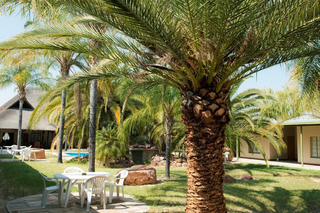 Oshakati Country Hotel Exterior photo