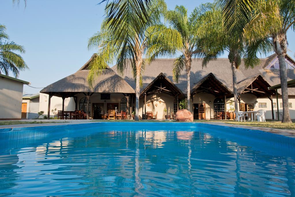 Oshakati Country Hotel Exterior photo
